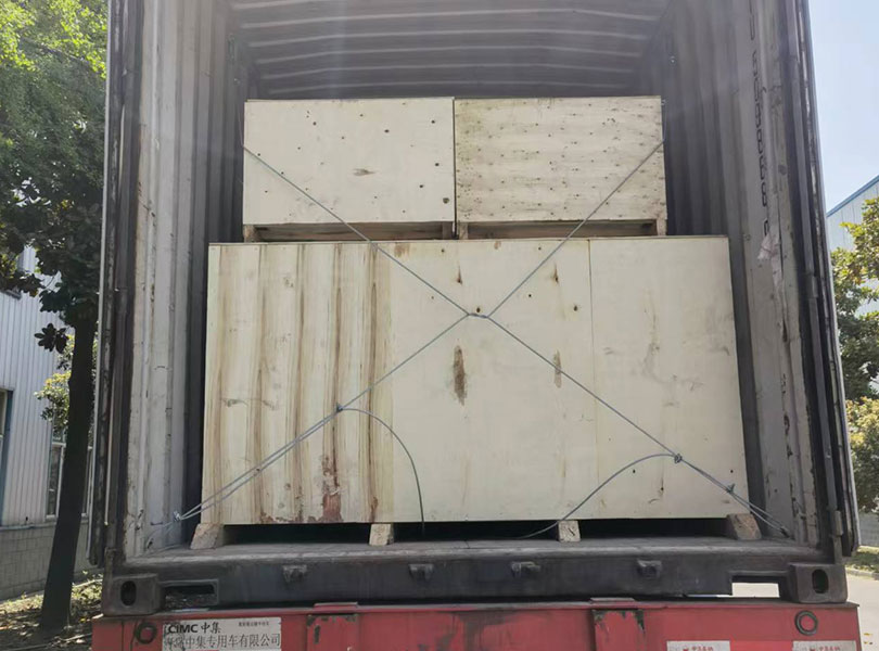 土庫曼斯坦發貨-8腔吹瓶機和80頭三合一91香蕉国产在线观看软件機3